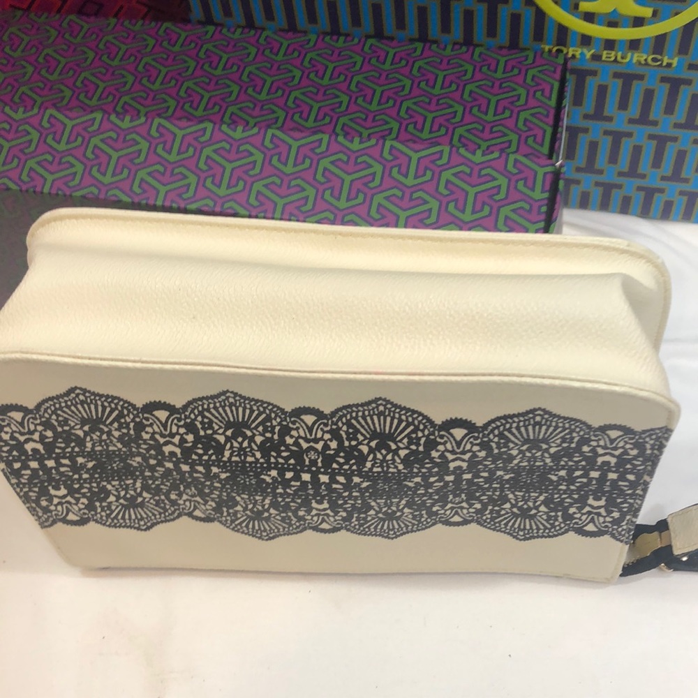 Tory Burch clutch - Picture 3 of 4
